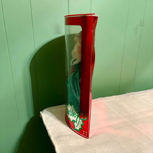 Vintage 1995 Barbie Happy Holidays Doll Special Edition Mattel #14123 NRFB - Picture 3 of 6